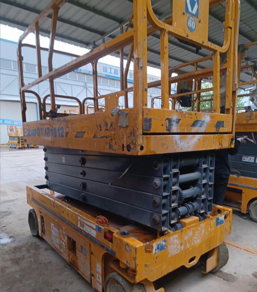 XCMG GTJZ1012 used 10m hydraulic scissor lift in good condition - Scissor lift: picture 4 XCMG GTJZ1012 used 10m hydraulic scissor lift in good condition - Scissor lift: picture 4
