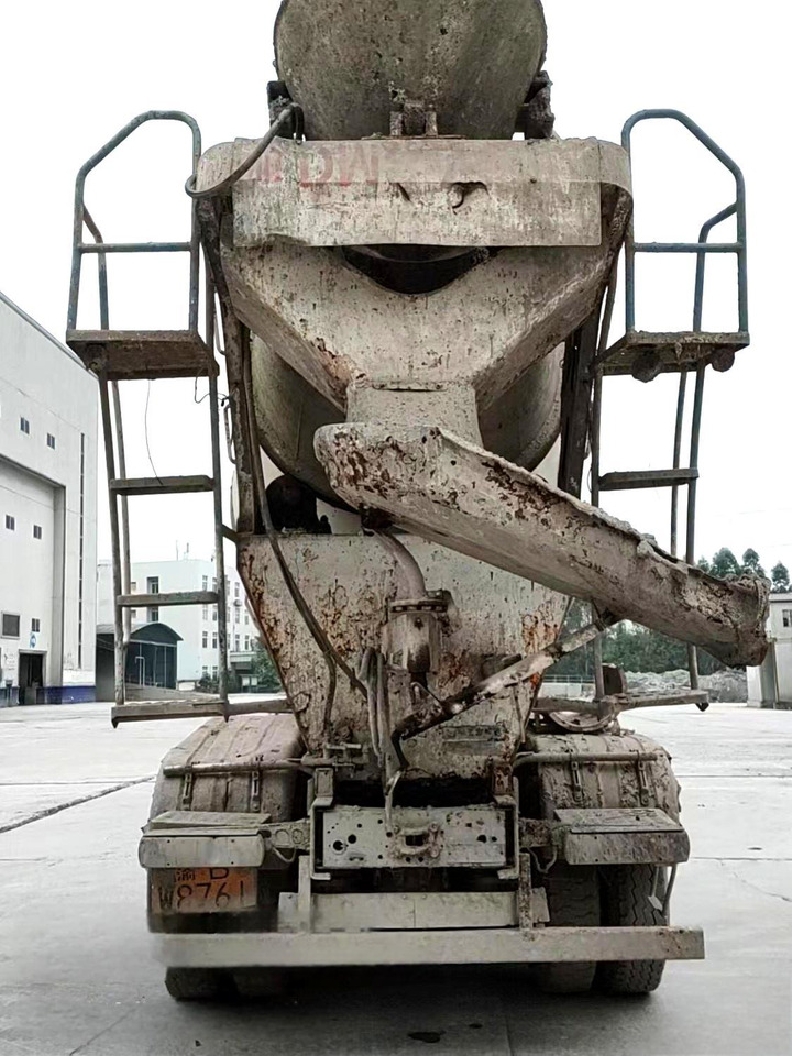 XCMG Official 12cubic G4804B Second Hand China Concrete Mixer Trucks With High Quality - Concrete mixer truck: picture 4 XCMG Official 12cubic G4804B Second Hand China Concrete Mixer Trucks With High Quality - Concrete mixer truck: picture 4