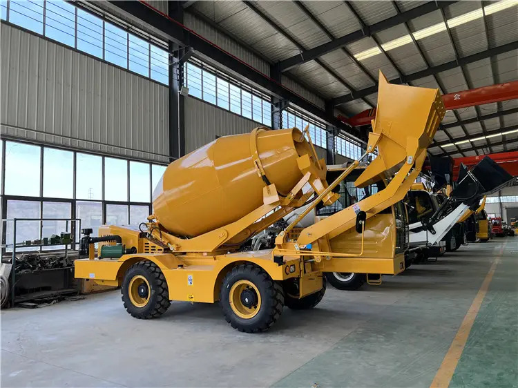 XCMG Official 4 cubic meters Self Loading Rough Terrain Concrete Mixers for Sale leasing XCMG Official 4 cubic meters Self Loading Rough Terrain Concrete Mixers for Sale: picture 6