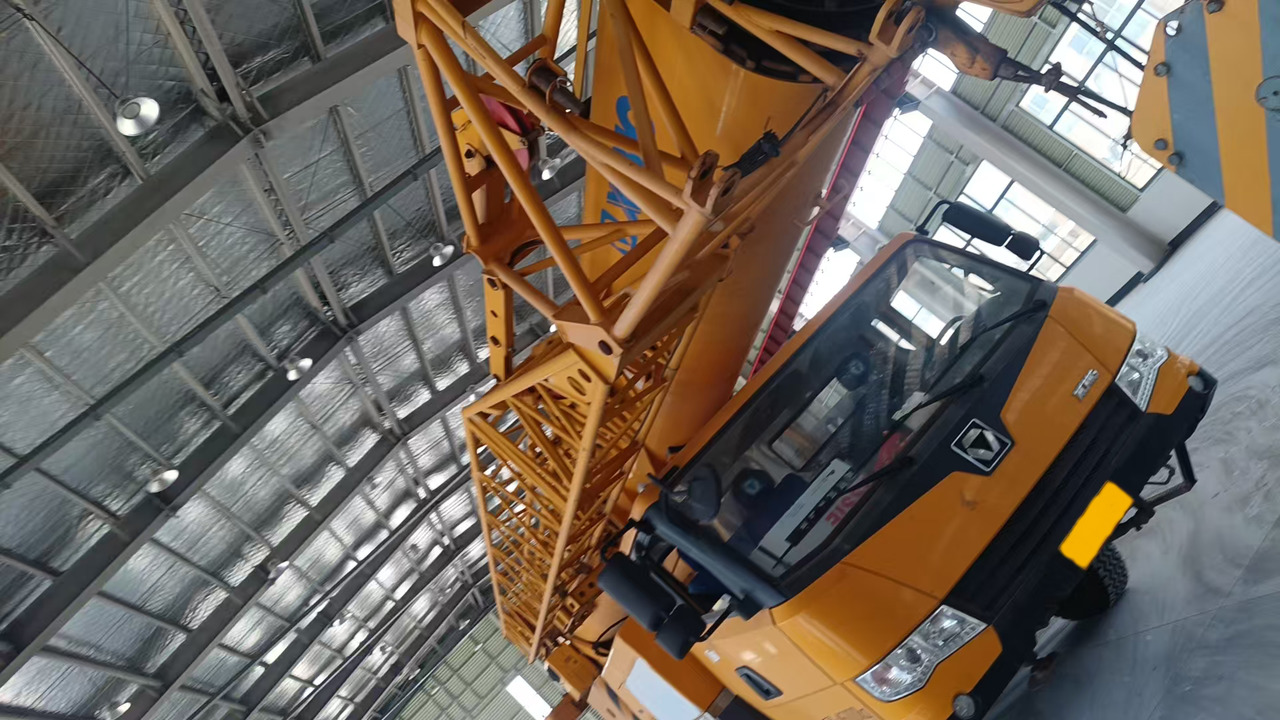XCMG Official Second Hand 70 Ton Mobile Crane QY70K5D_1 Truck Mounted Crane - Mobile crane: picture 4 XCMG Official Second Hand 70 Ton Mobile Crane QY70K5D_1 Truck Mounted Crane - Mobile crane: picture 4