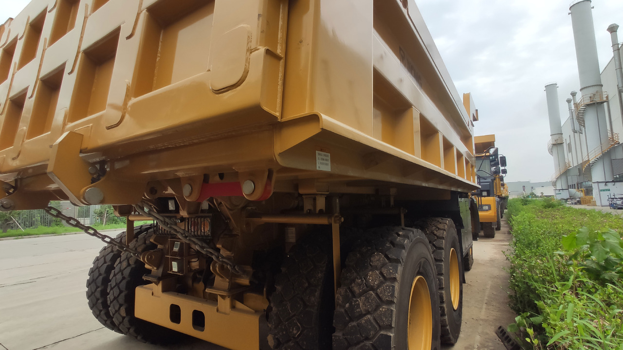 XCMG Official Second Hand Chinese Tipper Truck 72 Ton XDR80TE Mining Dump Truck Price - Dumper: picture 4 XCMG Official Second Hand Chinese Tipper Truck 72 Ton XDR80TE Mining Dump Truck Price - Dumper: picture 4
