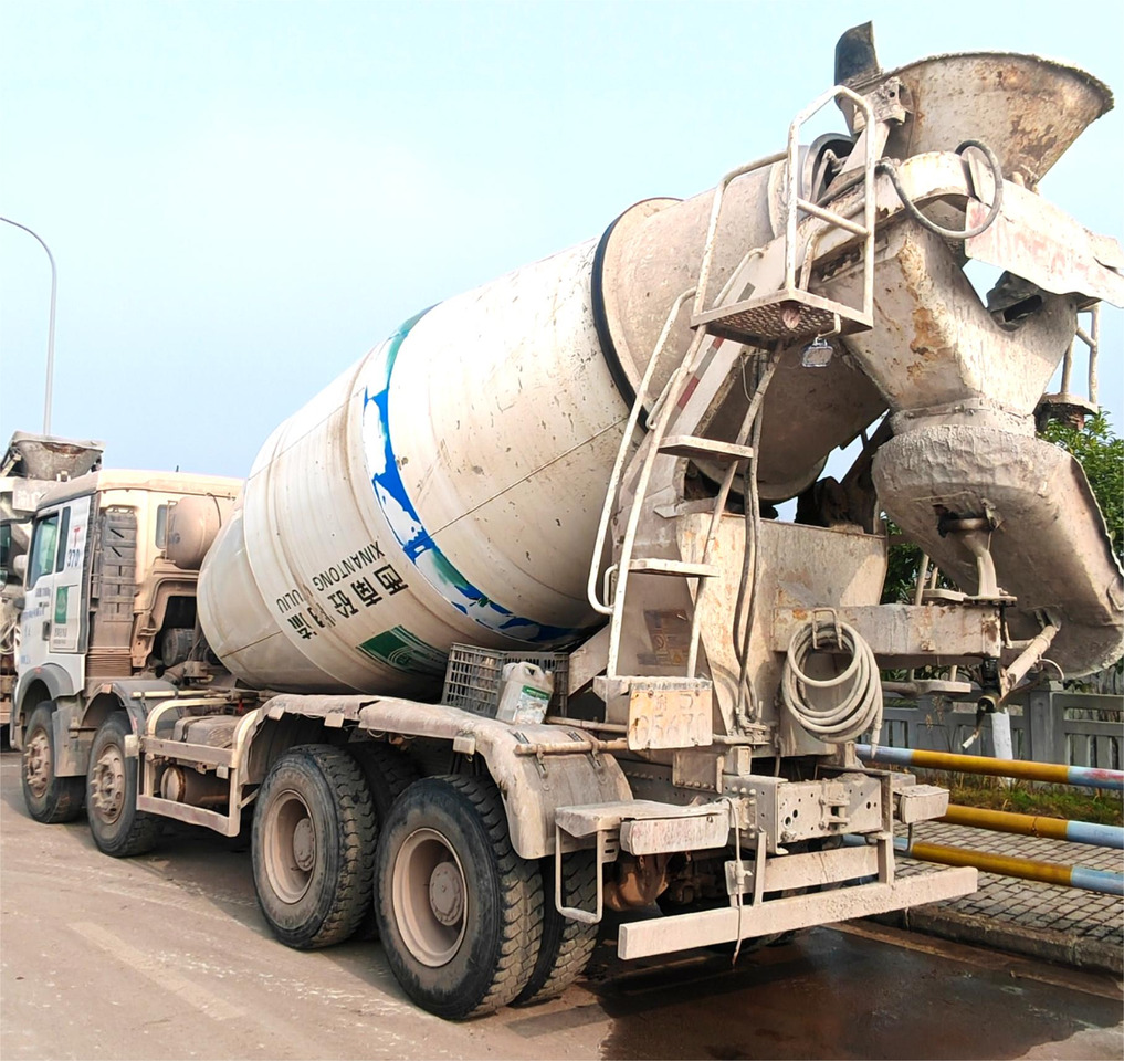 XCMG Official Second Hand G4804B Truck Mounted Concrete Mixer Truck 12m³ Cement Mixer Sale - Concrete mixer truck: picture 4 XCMG Official Second Hand G4804B Truck Mounted Concrete Mixer Truck 12m³ Cement Mixer Sale - Concrete mixer truck: picture 4