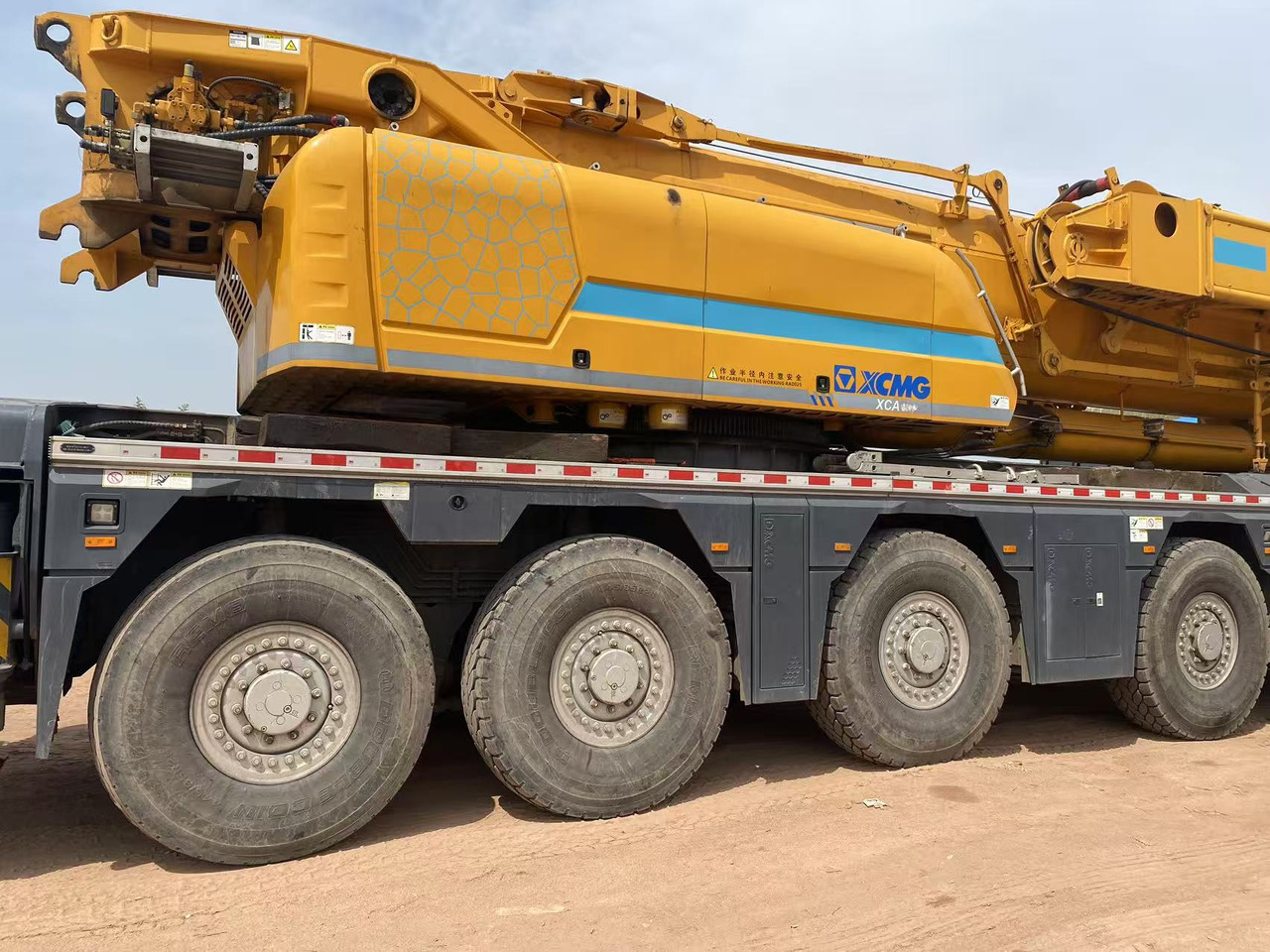 XCMG Official Used All Terrain Crane XCA300-1 300 Ton Mobile Crane Price - All terrain crane: picture 5 XCMG Official Used All Terrain Crane XCA300-1 300 Ton Mobile Crane Price - All terrain crane: picture 5