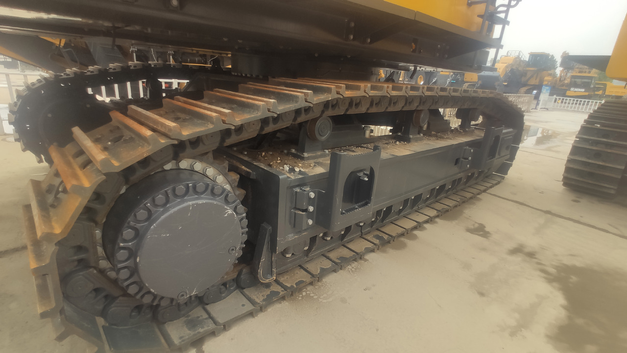 XCMG Official Used Heavy Duty Crawler Excavators XE1050 100Ton Mine Excavator For Sale - Crawler excavator: picture 4 XCMG Official Used Heavy Duty Crawler Excavators XE1050 100Ton Mine Excavator For Sale - Crawler excavator: picture 4