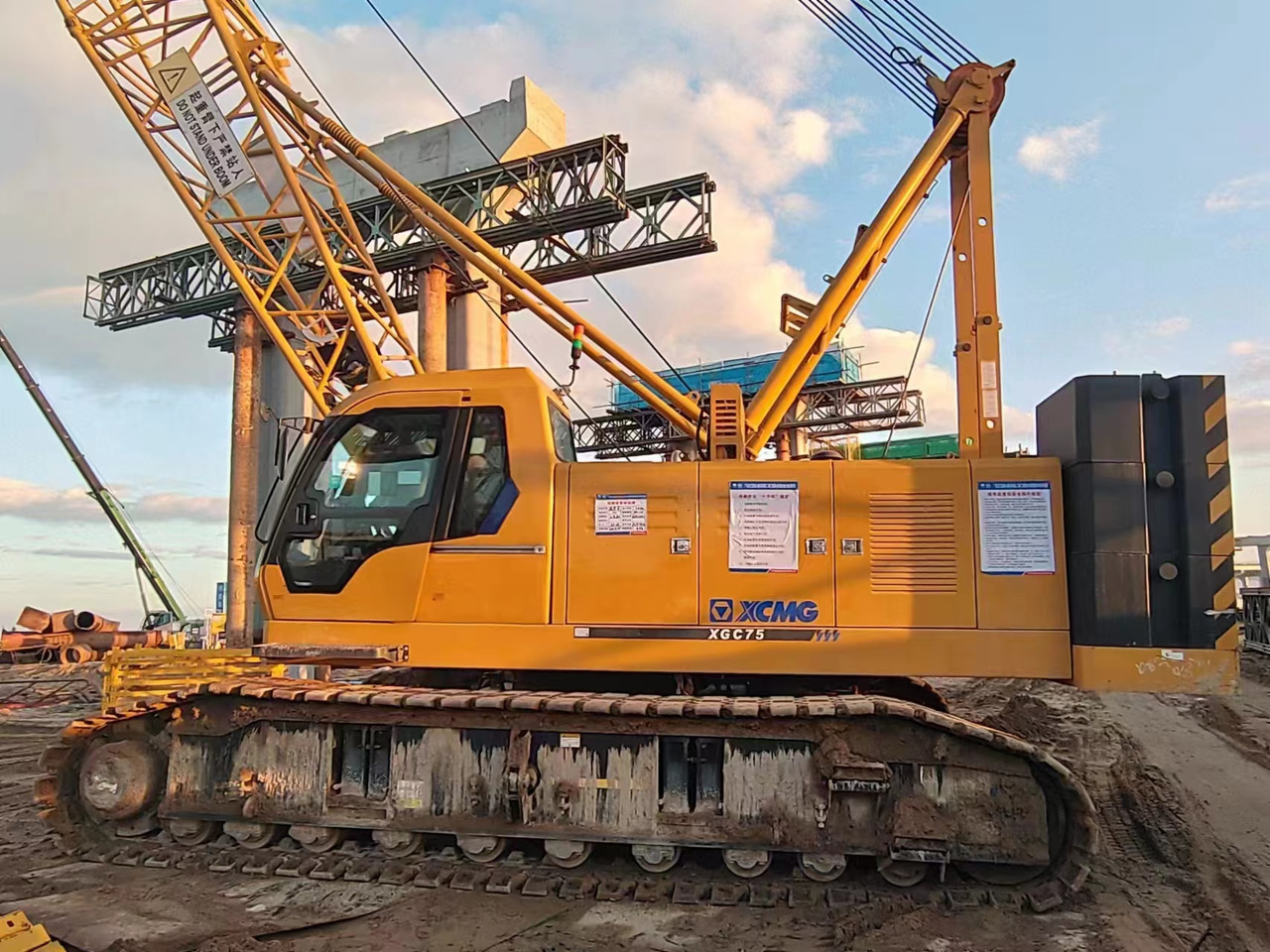 XCMG Official Used Mini Mobile Crane XGC75 75 Ton Crawler Crane With Cheap Price - Crawler crane: picture 2 XCMG Official Used Mini Mobile Crane XGC75 75 Ton Crawler Crane With Cheap Price - Crawler crane: picture 2