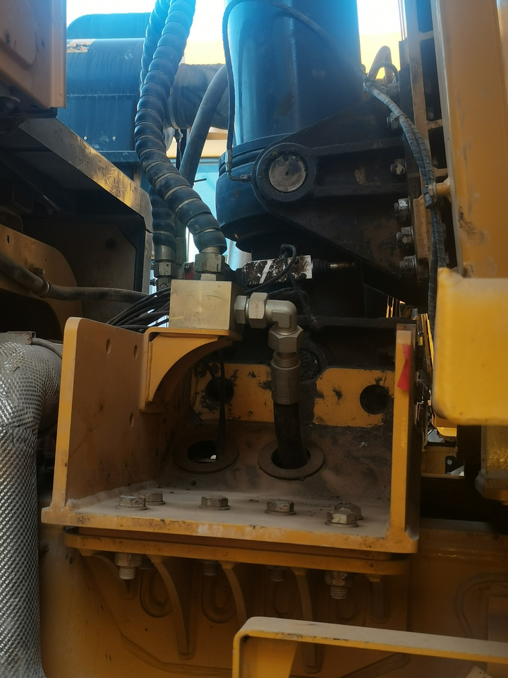 XCMG Official XDR80T 70 Ton 6x4 Dump Tuck Used Tipper Dump Truck Price - Dumper: picture 4 XCMG Official XDR80T 70 Ton 6x4 Dump Tuck Used Tipper Dump Truck Price - Dumper: picture 4