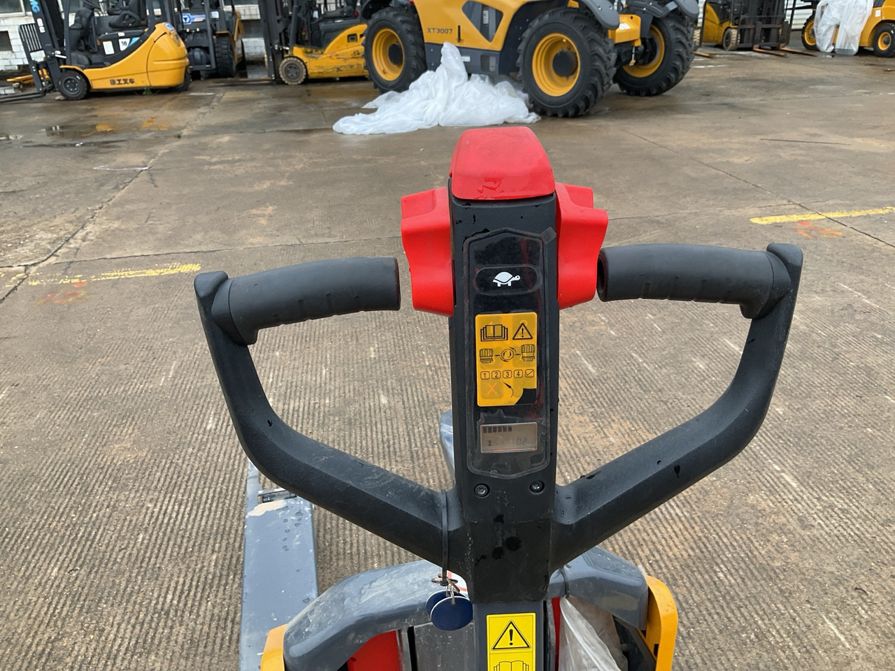 XCMG XCC-LW20 2ton mini hand Electric Pallet Forklift Truck for sale - Pallet truck: picture 2 XCMG XCC-LW20 2ton mini hand Electric Pallet Forklift Truck for sale - Pallet truck: picture 2