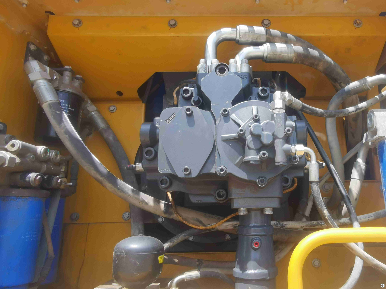 XCMG XE550DK 55ton heavy digger machine excavator used price - Crawler excavator: picture 5 XCMG XE550DK 55ton heavy digger machine excavator used price - Crawler excavator: picture 5