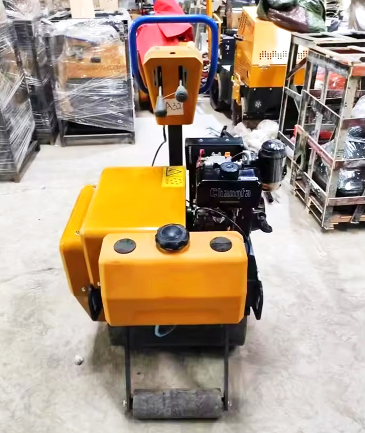 XCMG XMR030 small mini light single drum vibratory road roller - Mini roller: picture 4 XCMG XMR030 small mini light single drum vibratory road roller - Mini roller: picture 4
