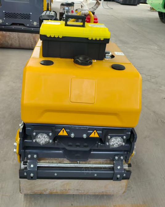 XCMG XMR083 light mini double drum 1 ton vibratory compactor - Mini roller: picture 5 XCMG XMR083 light mini double drum 1 ton vibratory compactor - Mini roller: picture 5