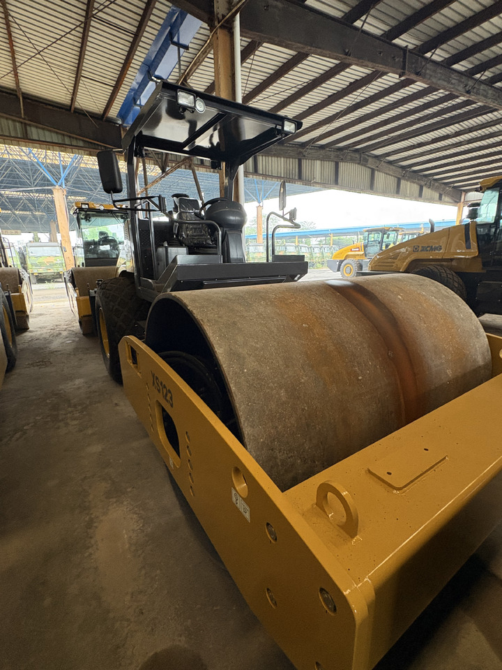 XCMG XS123 12ton used hydraulic road roller price - Road roller: picture 5 XCMG XS123 12ton used hydraulic road roller price - Road roller: picture 5