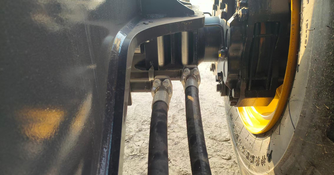 XCMG hot sale used diesel shovel wheel loader 5 ton ZL50GN price - Wheel loader: picture 2 XCMG hot sale used diesel shovel wheel loader 5 ton ZL50GN price - Wheel loader: picture 2