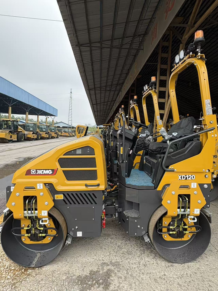 XCMG small XD120 Double Drum Vibratory Road Roller - Mini roller: picture 2 XCMG small XD120 Double Drum Vibratory Road Roller - Mini roller: picture 2
