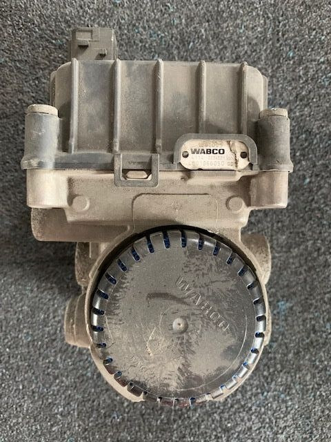 1867005   DAF XF 106 truck - Brake valve for Truck: picture 1 1867005   DAF XF 106 truck - Brake valve for Truck: picture 1