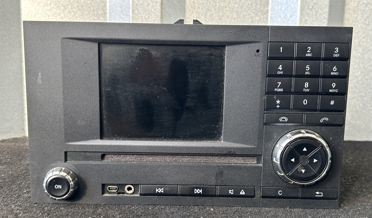 BOSCH RADIO NAVIGATION 7620000236 MERCEDES ACTROS A0004467662 - Cab and interior: picture 1 BOSCH RADIO NAVIGATION 7620000236 MERCEDES ACTROS A0004467662 - Cab and interior: picture 1