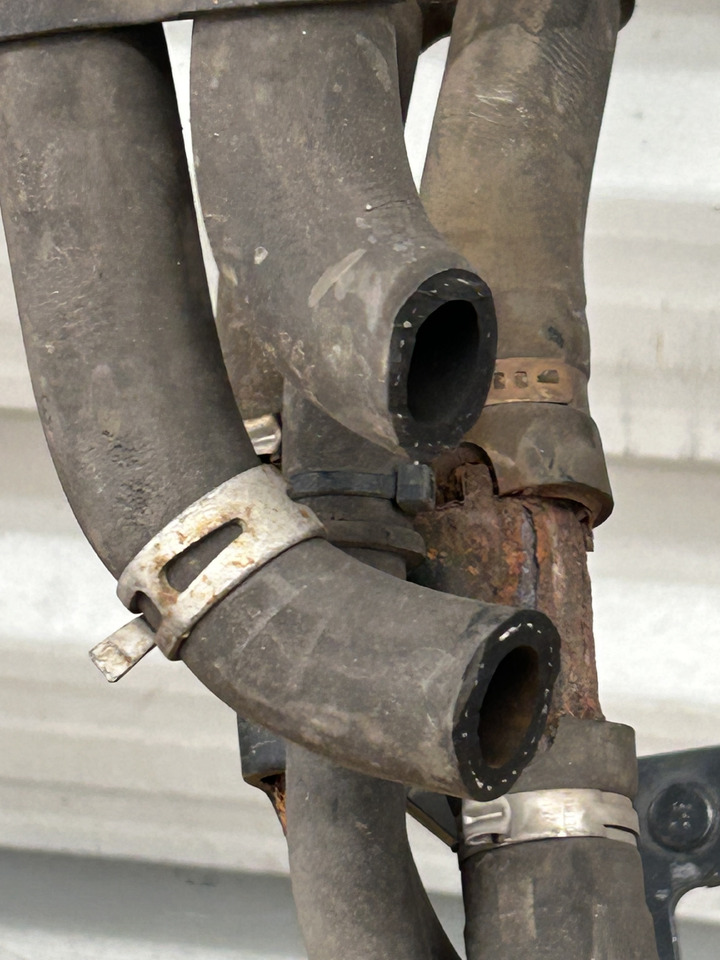 DAF TUBE THREE-WAY VALVE WEBASTO WATER 9036682 - A/C part: picture 4 DAF TUBE THREE-WAY VALVE WEBASTO WATER 9036682 - A/C part: picture 4