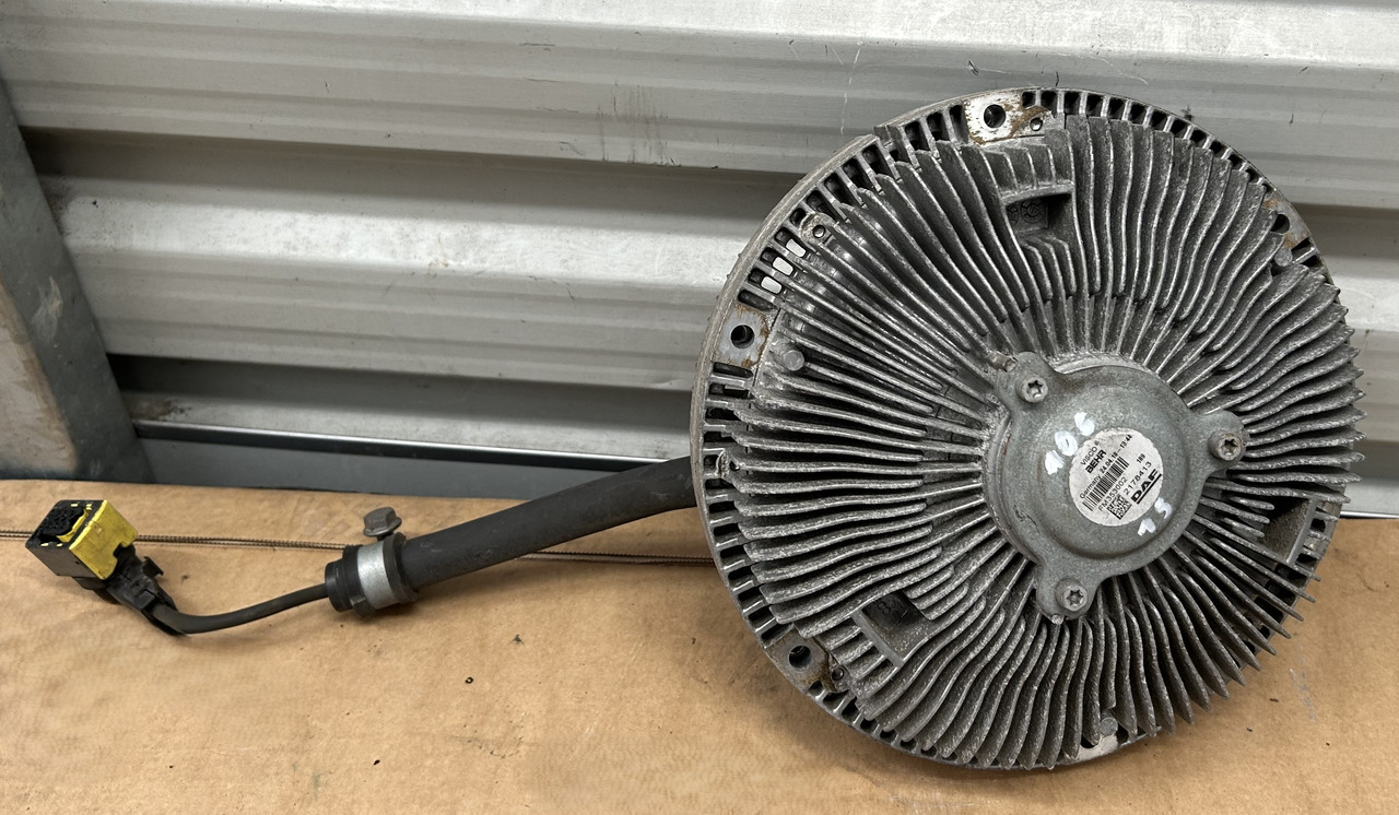 DAF VISCOTIC CLUTCH VISCO DAF XF 106 2178413 - Fan: picture 1 DAF VISCOTIC CLUTCH VISCO DAF XF 106 2178413 - Fan: picture 1