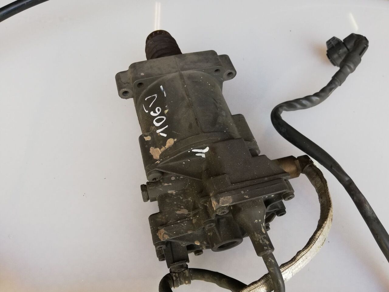 DAF XF 106 0501219051 DAF XF 106 truck - Clutch cylinder for Truck: picture 4 DAF XF 106 0501219051 DAF XF 106 truck - Clutch cylinder for Truck: picture 4