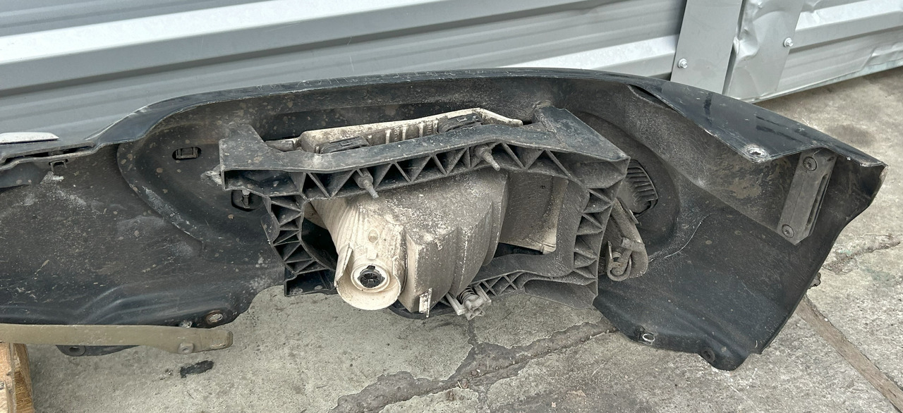 Bumper DAF XF 106 480 FRONT BUMPER WITH HALOGENS: picture 8