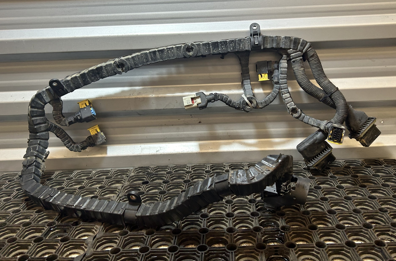 DAF XF 106 480 HARNESS INSTALLATION OF CATALYTIC CONVERTER - Cables/ Wire harness: picture 1 DAF XF 106 480 HARNESS INSTALLATION OF CATALYTIC CONVERTER - Cables/ Wire harness: picture 1