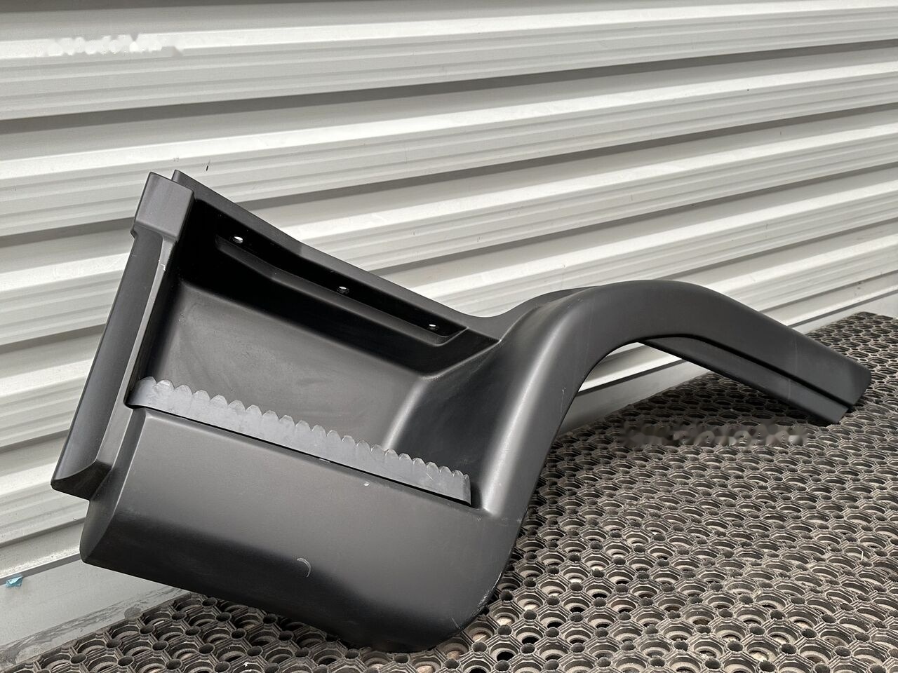 IVECO EUROCARGO LEFT 50403909 IVECO 50403909 - Footstep for Truck: picture 2 IVECO EUROCARGO LEFT 50403909 IVECO 50403909 - Footstep for Truck: picture 2