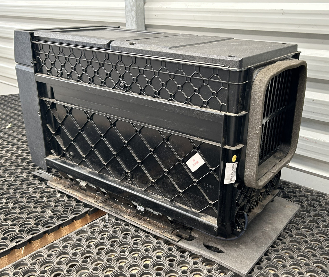 MERCEDES ACTROS MP4 REFRIGERATOR - Universal part: picture 3 MERCEDES ACTROS MP4 REFRIGERATOR - Universal part: picture 3