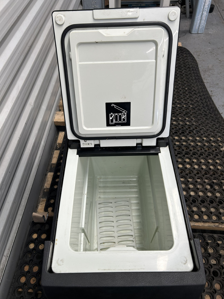 MERCEDES ACTROS MP4 REFRIGERATOR - Universal part: picture 5 MERCEDES ACTROS MP4 REFRIGERATOR - Universal part: picture 5