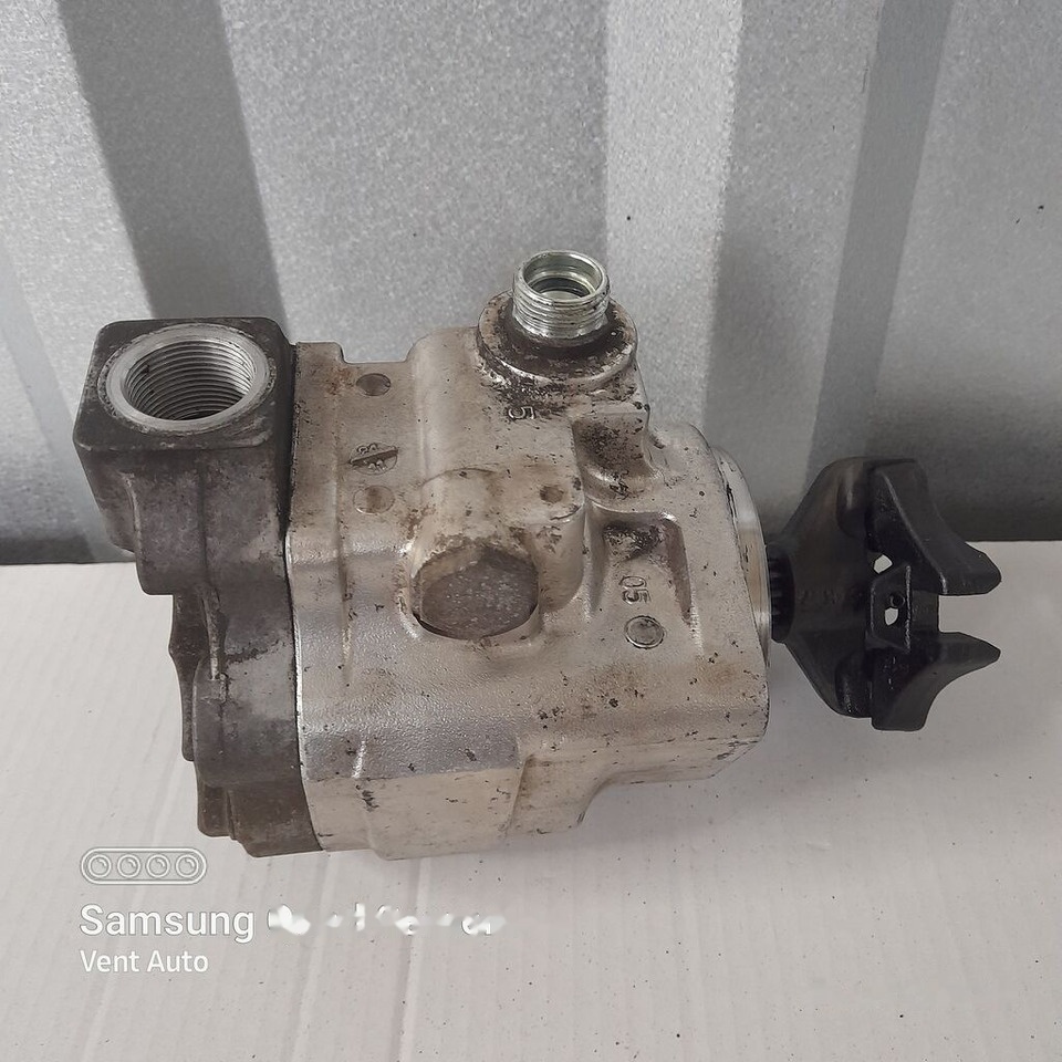 Mercedes-Benz A9604600280 Mercedes-Benz ACTROS MP4 A9604600280 truck - Steering pump for Truck: picture 2 Mercedes-Benz A9604600280 Mercedes-Benz ACTROS MP4 A9604600280 truck - Steering pump for Truck: picture 2