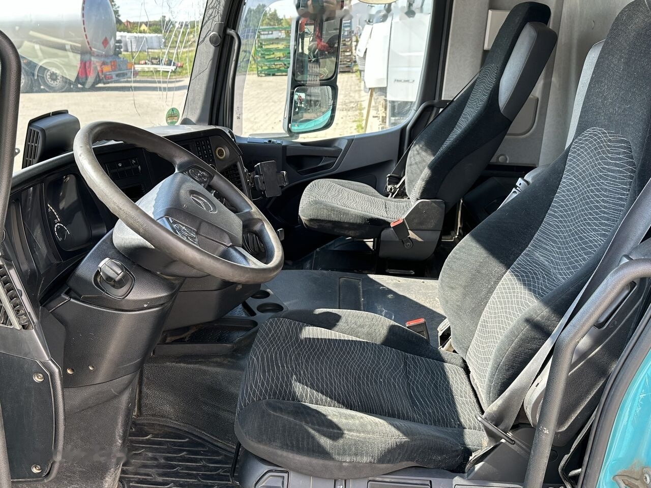 Mercedes-Benz AROCS AXOR ANTOS ACTROS - Cab for Truck: picture 4 Mercedes-Benz AROCS AXOR ANTOS ACTROS - Cab for Truck: picture 4