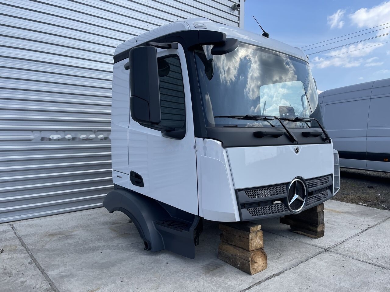 Mercedes-Benz Actros MP4 for Mercedes-Benz ACTROS ANTOS AXOR - Cab: picture 1 Mercedes-Benz Actros MP4 for Mercedes-Benz ACTROS ANTOS AXOR - Cab: picture 1
