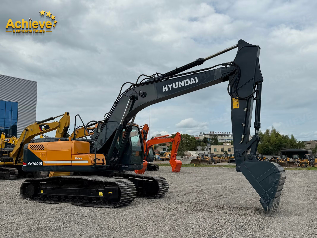 Hyundai Hyundai Heavy Industries R225LC-9 excavator Cummins B5.9-C 112/1950kw/rpm 1.05m³ 22ton Remanufactured【ACHIEVE】 TOP CONDITION!!! - Crawler excavator: picture 1 Hyundai Hyundai Heavy Industries R225LC-9 excavator Cummins B5.9-C 112/1950kw/rpm 1.05m³ 22ton Remanufactured【ACHIEVE】 TOP CONDITION!!! - Crawler excavator: picture 1