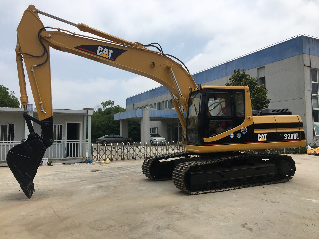 CATERPILLAR Used Excavator Popular Sale to African Countries - CAT 320BL - Crawler excavator: picture 1 CATERPILLAR Used Excavator Popular Sale to African Countries - CAT 320BL - Crawler excavator: picture 1
