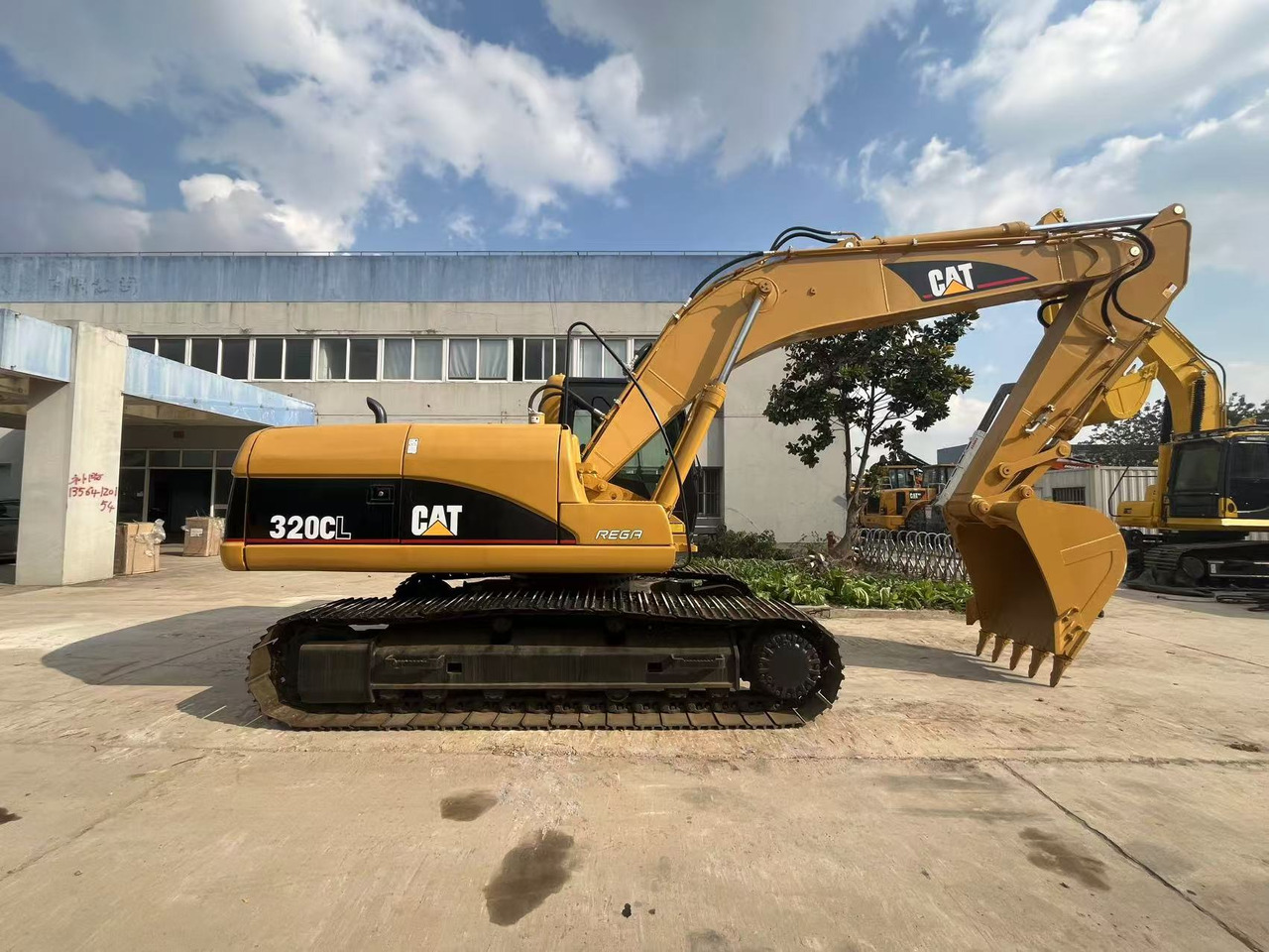 Caterpillar 20Ton Excavator Original Caterpillar CAT 320CL, 320C, 320 Model with 3066 Engine - Crawler excavator: picture 1 Caterpillar 20Ton Excavator Original Caterpillar CAT 320CL, 320C, 320 Model with 3066 Engine - Crawler excavator: picture 1