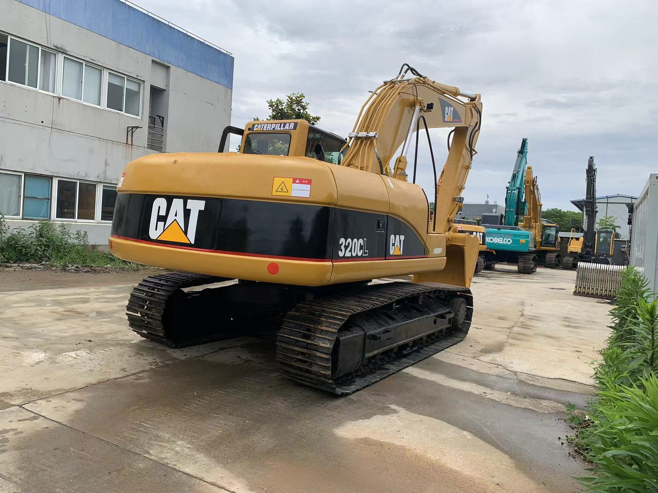 Caterpillar Low-Hour Used CAT 320CL Excavator | 3066T Engine | Negotiable Price for Bulk Order - Crawler excavator: picture 1 Caterpillar Low-Hour Used CAT 320CL Excavator | 3066T Engine | Negotiable Price for Bulk Order - Crawler excavator: picture 1