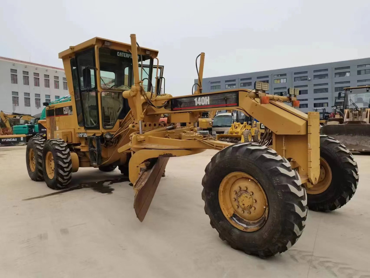 Caterpillar Original Color Motor Grader Used CAT 140H - Grader: picture 2 Caterpillar Original Color Motor Grader Used CAT 140H - Grader: picture 2