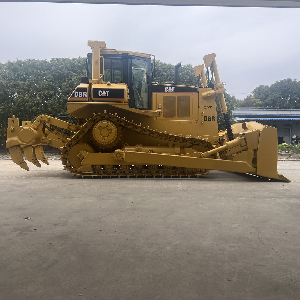 Caterpillar Well-Maintained Used CAT D8R Crawler Bulldozer 300 HP 9.4 m³ Heaped Blade Capacity - Bulldozer: picture 5 Caterpillar Well-Maintained Used CAT D8R Crawler Bulldozer 300 HP 9.4 m³ Heaped Blade Capacity - Bulldozer: picture 5