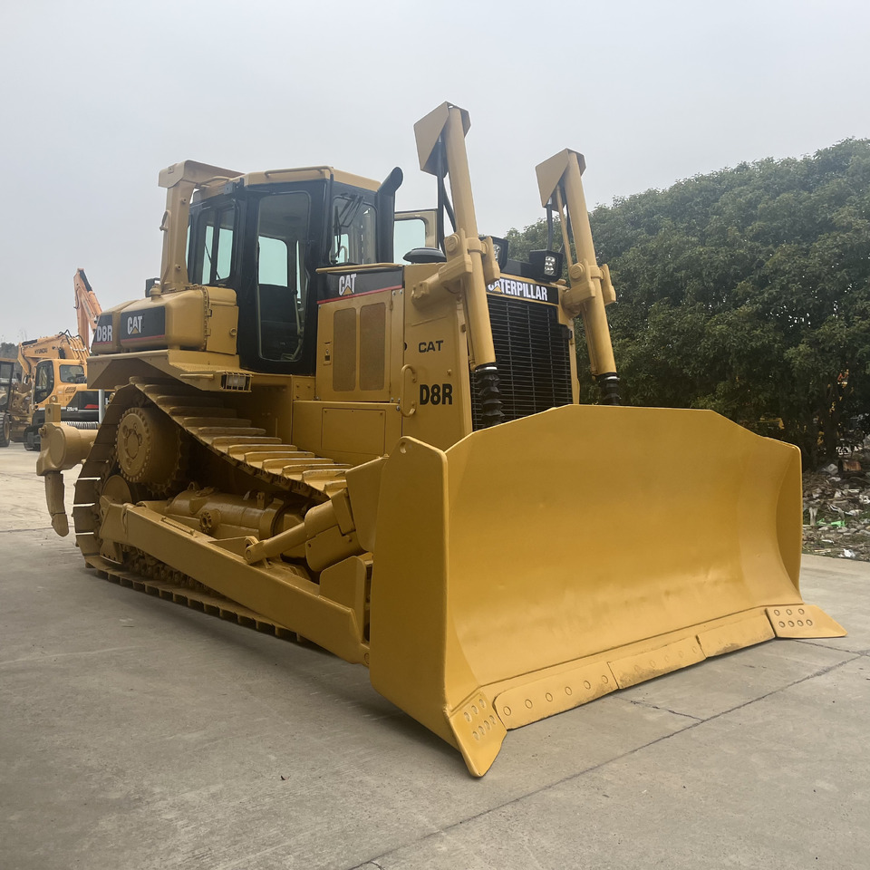 Caterpillar Well-Maintained Used CAT D8R Crawler Bulldozer 300 HP 9.4 m³ Heaped Blade Capacity - Bulldozer: picture 4 Caterpillar Well-Maintained Used CAT D8R Crawler Bulldozer 300 HP 9.4 m³ Heaped Blade Capacity - Bulldozer: picture 4