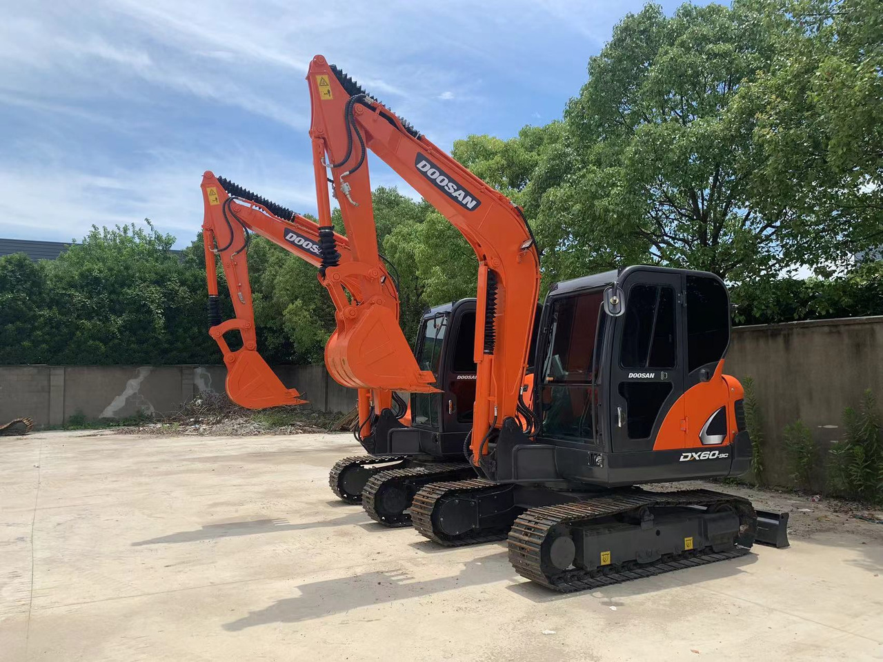 DOOSAN DX60 Good price 6 ton Small Excavator - Crawler excavator: picture 2 DOOSAN DX60 Good price 6 ton Small Excavator - Crawler excavator: picture 2