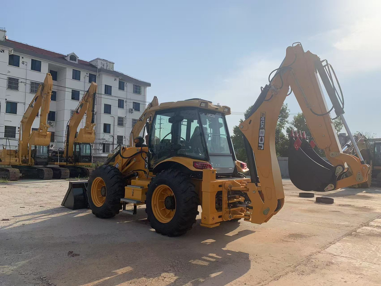 JCB 4x4 Backhoe Loader 4CX, 3CX Brand New Condition - Backhoe loader: picture 3 JCB 4x4 Backhoe Loader 4CX, 3CX Brand New Condition - Backhoe loader: picture 3