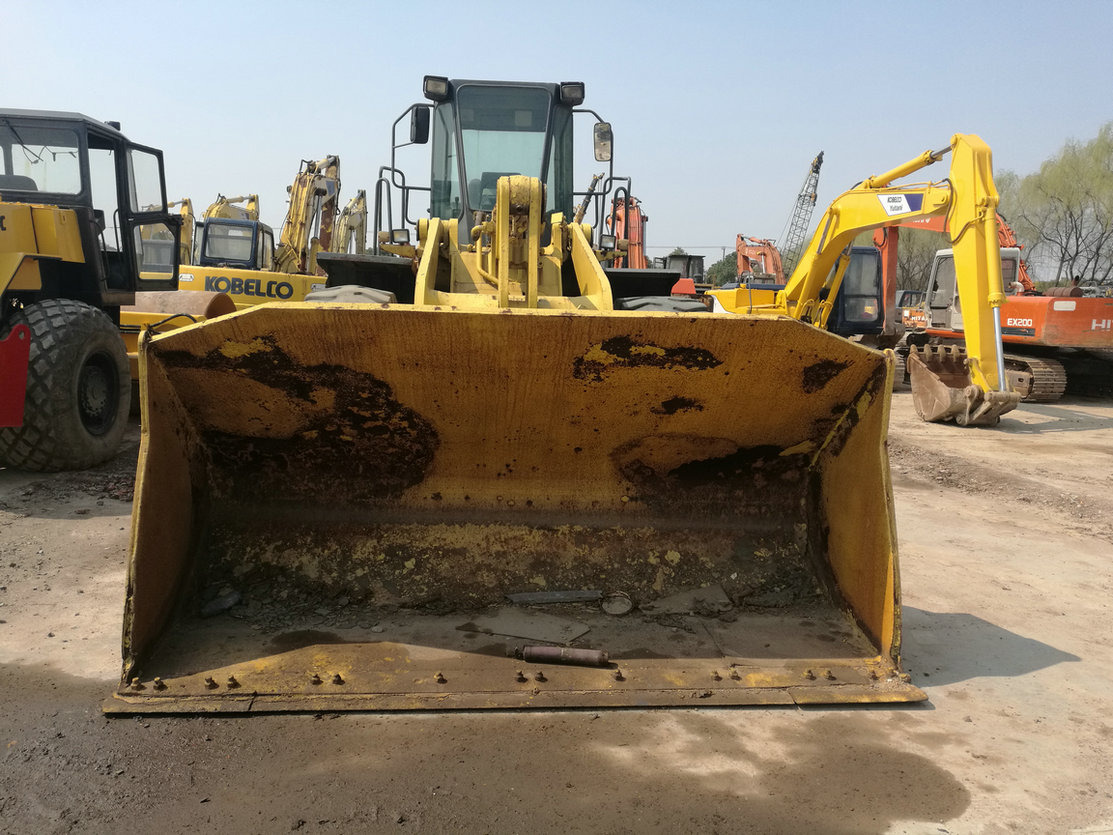 Komatsu Reliable Used Komatsu WA470-3 Wheel Loader | Perfect for Bulk Material Handling - Wheel loader: picture 3 Komatsu Reliable Used Komatsu WA470-3 Wheel Loader | Perfect for Bulk Material Handling - Wheel loader: picture 3