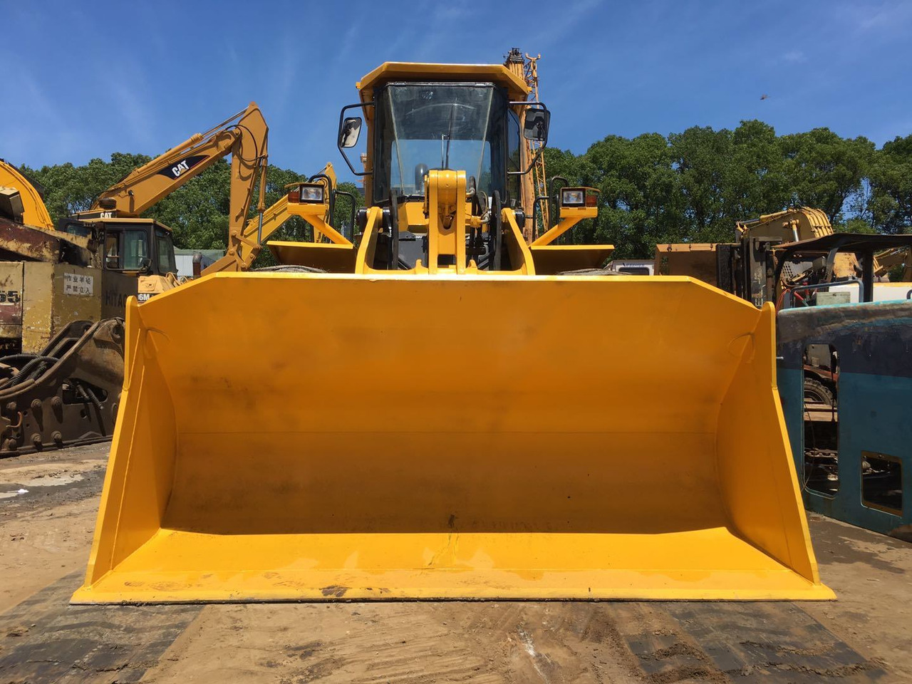 Komatsu WA380-3 Wheel Loader Komatsu 17.6 Ton SAA6D114E-1 190hp Construction Loader - Wheel loader: picture 3 Komatsu WA380-3 Wheel Loader Komatsu 17.6 Ton SAA6D114E-1 190hp Construction Loader - Wheel loader: picture 3