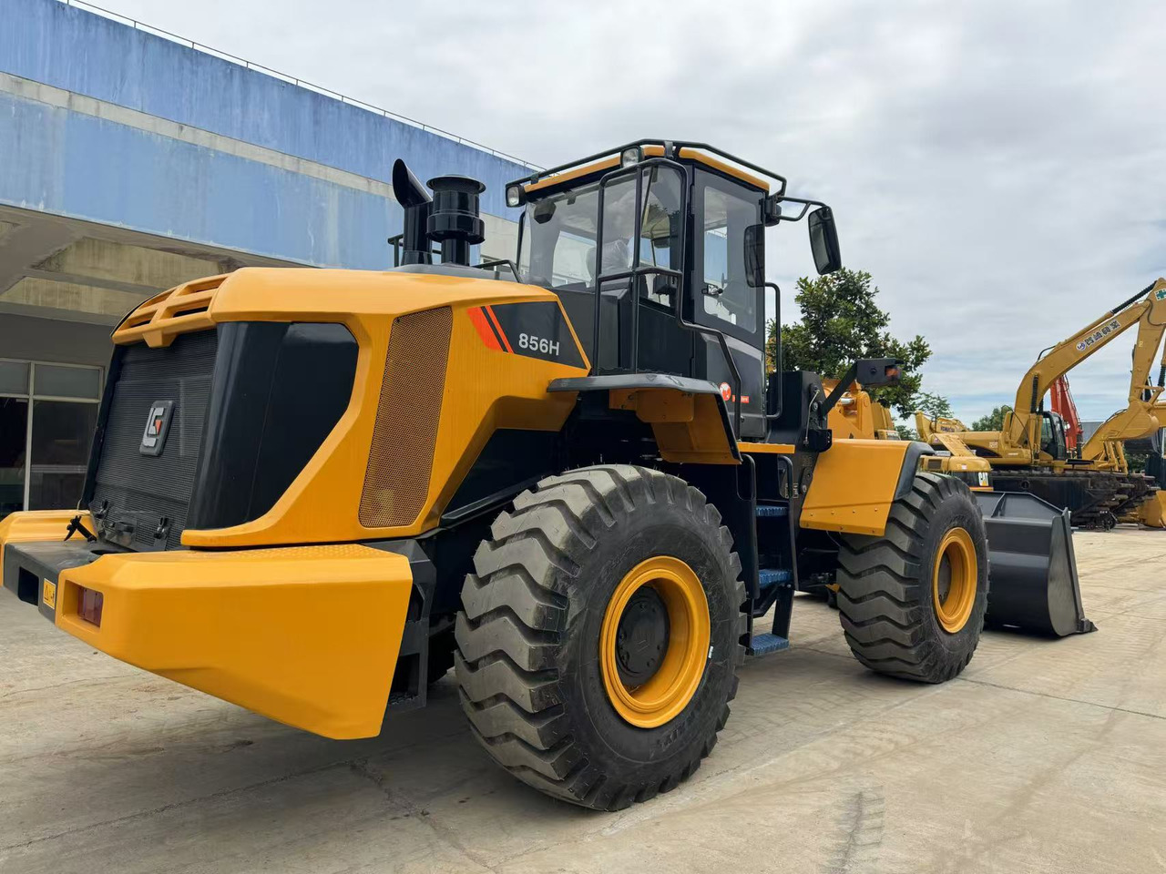 LIUGONG 856H Wheel Loader 5T 217hp 3.0m³ Bucket 175kN Breakout Force Made by LIUGONG - Wheel loader: picture 3 LIUGONG 856H Wheel Loader 5T 217hp 3.0m³ Bucket 175kN Breakout Force Made by LIUGONG - Wheel loader: picture 3
