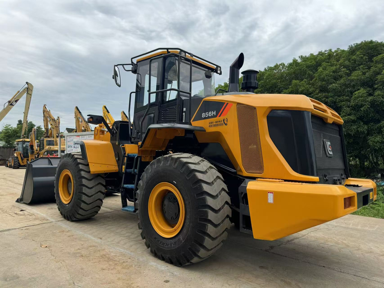 LIUGONG 856H Wheel Loader 5T 217hp 3.0m³ Bucket 175kN Breakout Force Made by LIUGONG - Wheel loader: picture 1 LIUGONG 856H Wheel Loader 5T 217hp 3.0m³ Bucket 175kN Breakout Force Made by LIUGONG - Wheel loader: picture 1