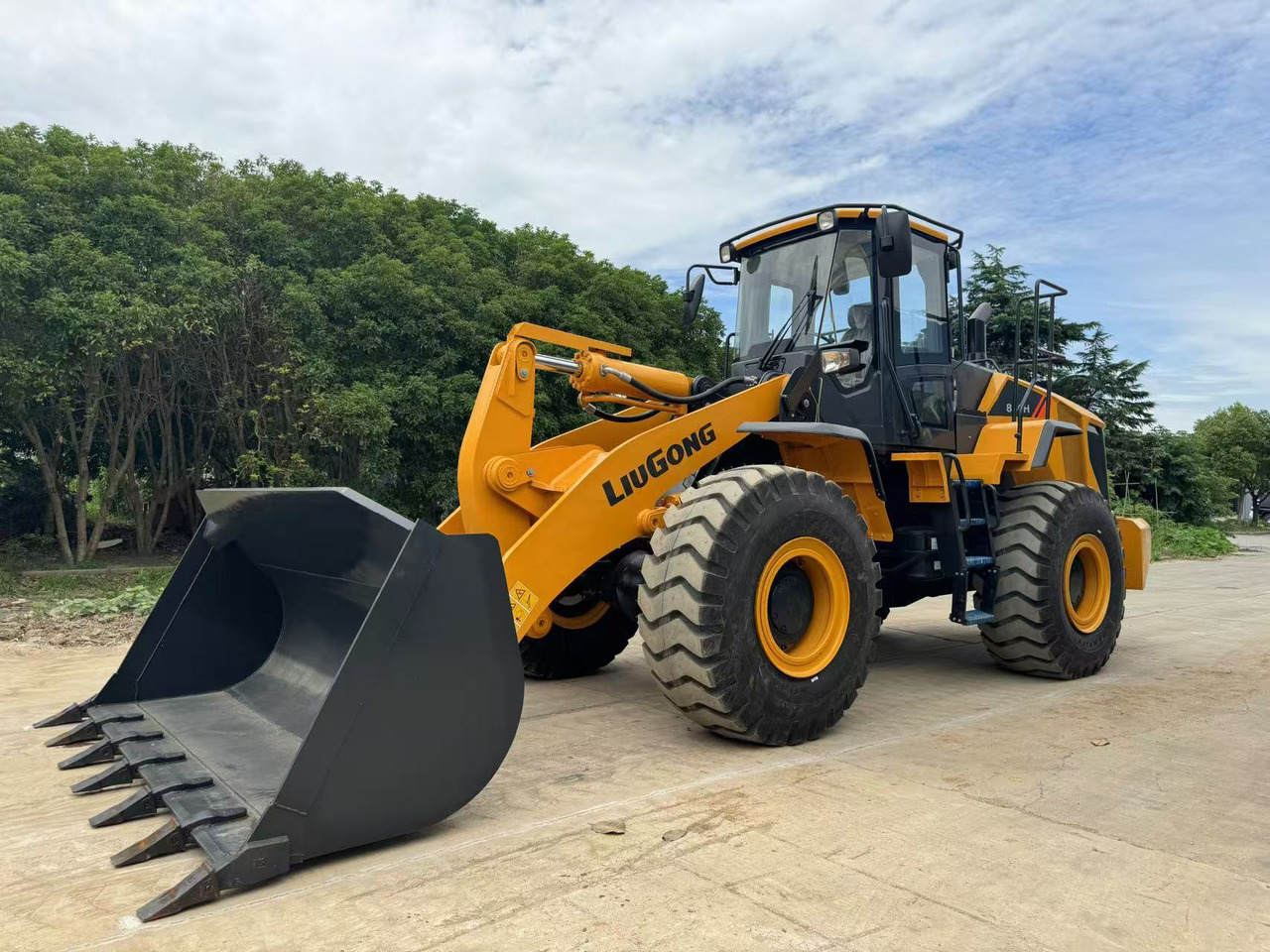 LIUGONG 856H Wheel Loader 5T 217hp 3.0m³ Bucket 175kN Breakout Force Made by LIUGONG - Wheel loader: picture 5 LIUGONG 856H Wheel Loader 5T 217hp 3.0m³ Bucket 175kN Breakout Force Made by LIUGONG - Wheel loader: picture 5
