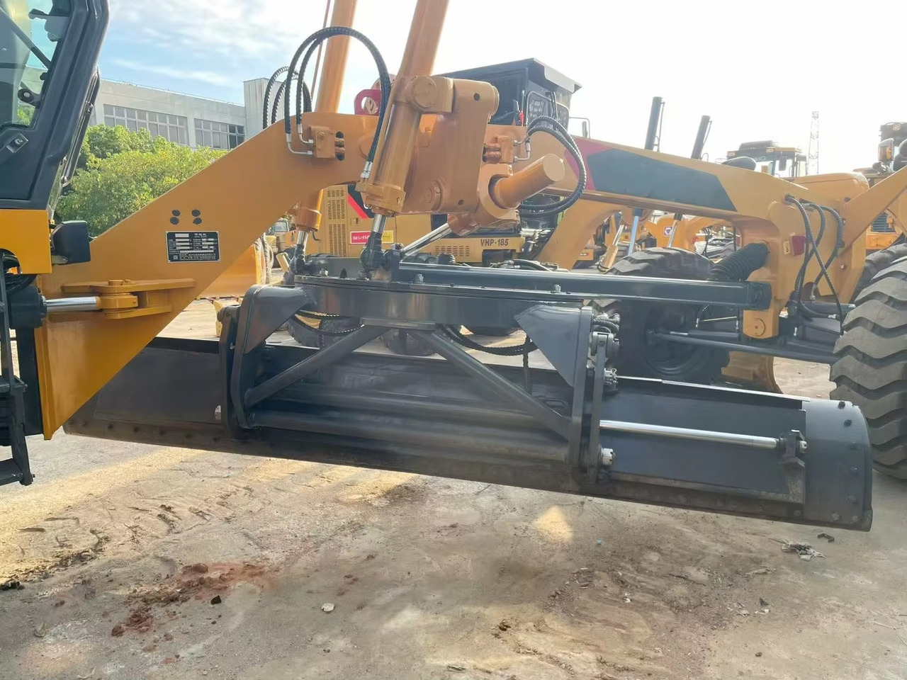 XCMG Used Motor Grader XCMG GR215 for Sale - Grader: picture 2 XCMG Used Motor Grader XCMG GR215 for Sale - Grader: picture 2