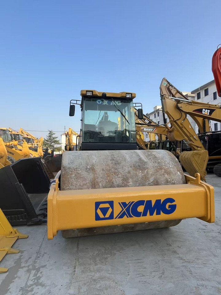 XCMG XS223J Excellent Condition 22 ton Vibratory Road roller - Road roller: picture 5 XCMG XS223J Excellent Condition 22 ton Vibratory Road roller - Road roller: picture 5
