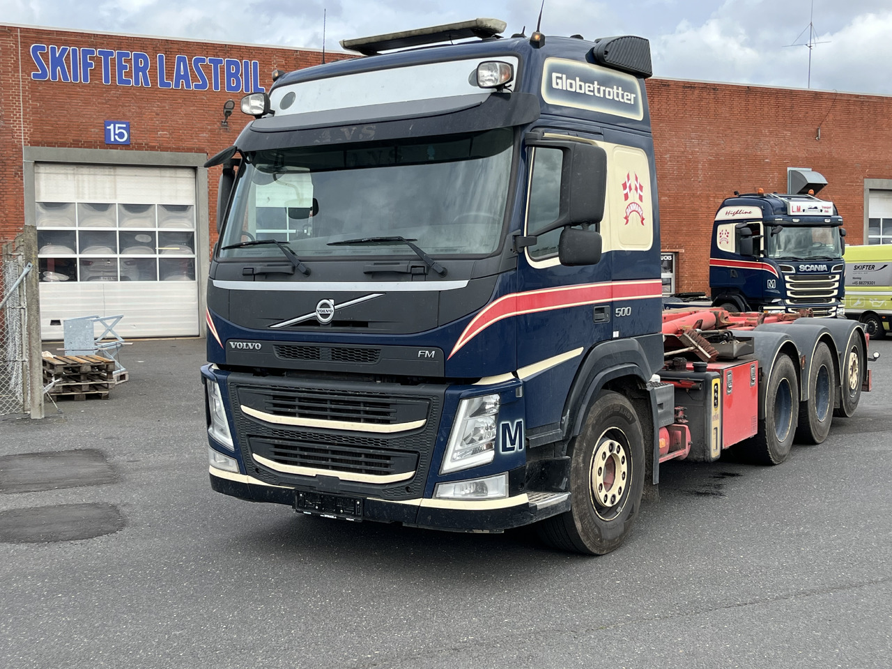 Volvo FM 500 8x4 - Hook lift truck: picture 2 Volvo FM 500 8x4 - Hook lift truck: picture 2