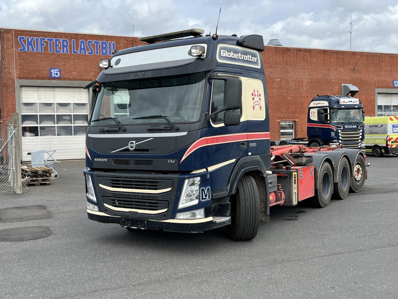 Volvo FM 500 8x4 - Hook lift truck: picture 1 Volvo FM 500 8x4 - Hook lift truck: picture 1