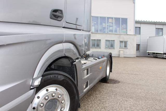 Mercedes-Benz Actros 1853LS HYDRAULIK - Tractor unit: picture 3 Mercedes-Benz Actros 1853LS HYDRAULIK - Tractor unit: picture 3