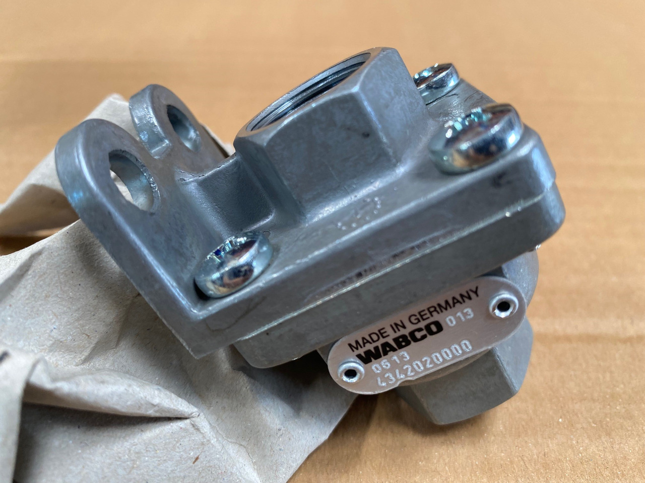 WABCO Valve 4342020000 - Spare parts: picture 1 WABCO Valve 4342020000 - Spare parts: picture 1